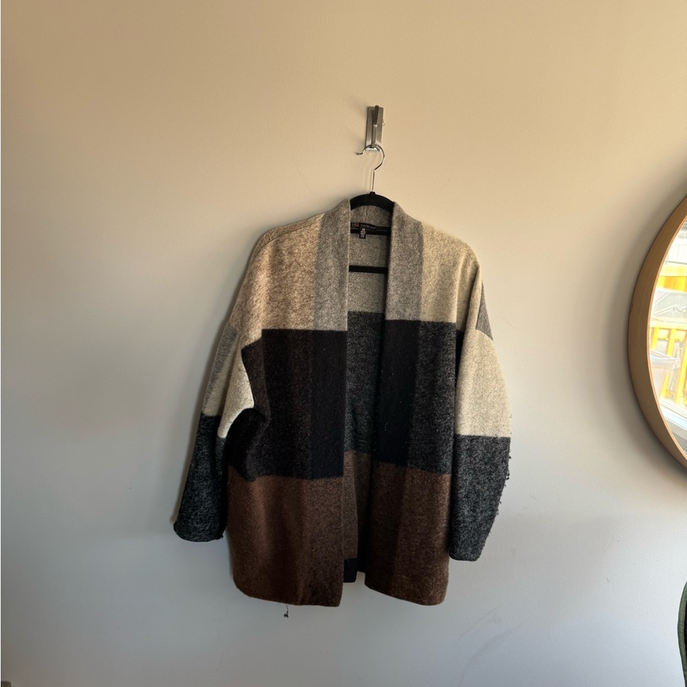 Carré Noir Gray Open Front Cardigan